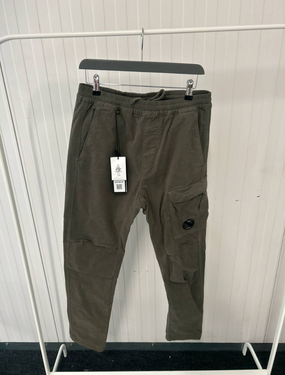 Cargos Kahki